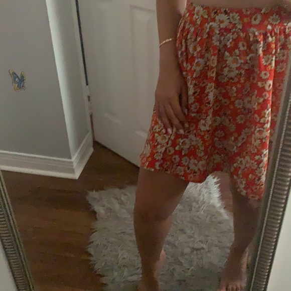 Red floral skater skirt - Picture 2 of 4